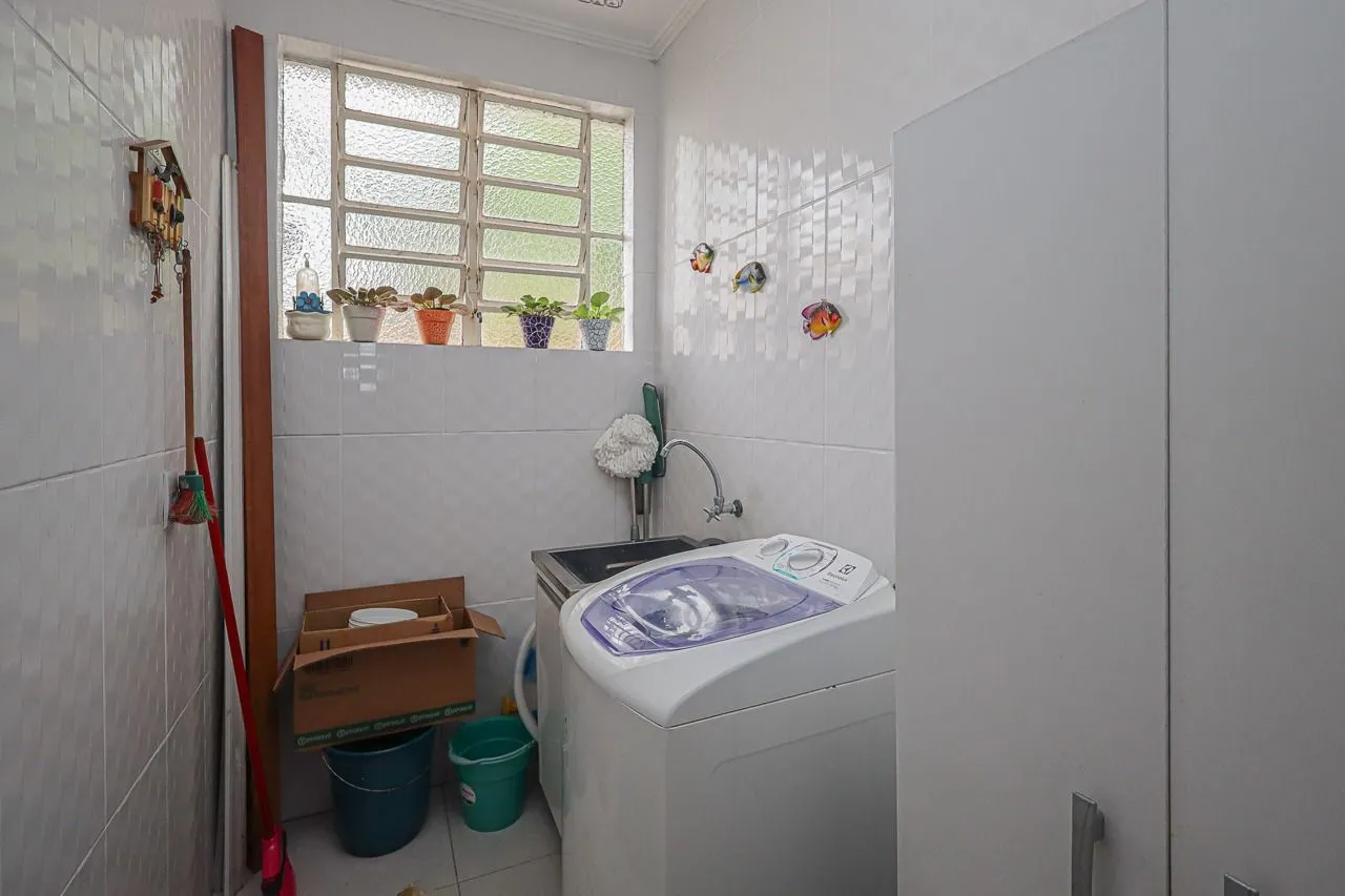 Imagem Casa a venda, 3 quartos sendo 1 suíte, 166m² no bairro Passo da areia, Porto Alegre