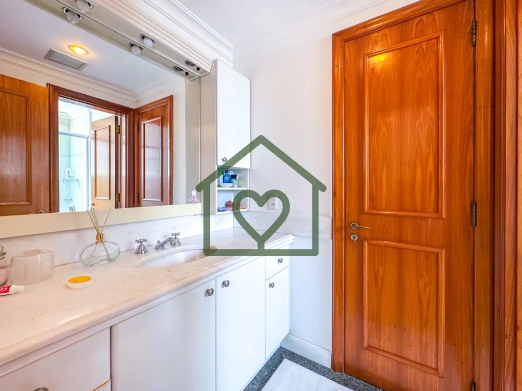 Imagem Apartamento de gestão da Label Brokers de 333 m² no bairro Bela Vista, em Porto Alegre. 
 
Amplo l...