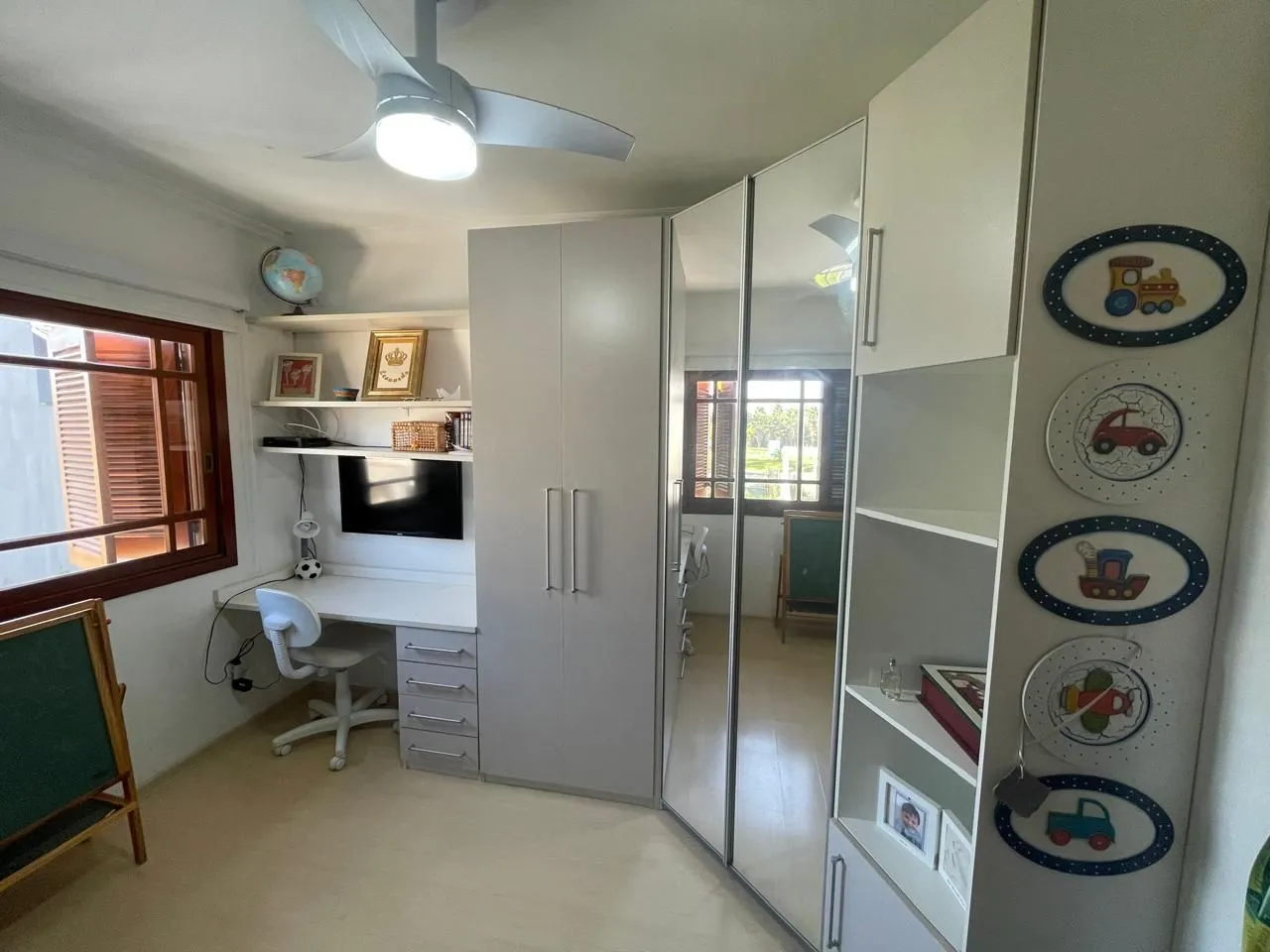 Imagem Casa em Condomínio com 03 quartos (01 suíte com closet) e 06 vagas no Ecoville