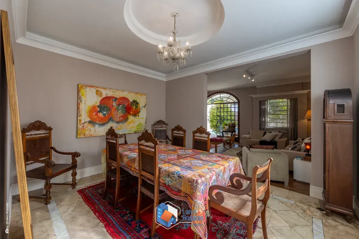 Imagem Casa para venda em Morumbi com 4 quartos, sendo 2 suítes, 556m²