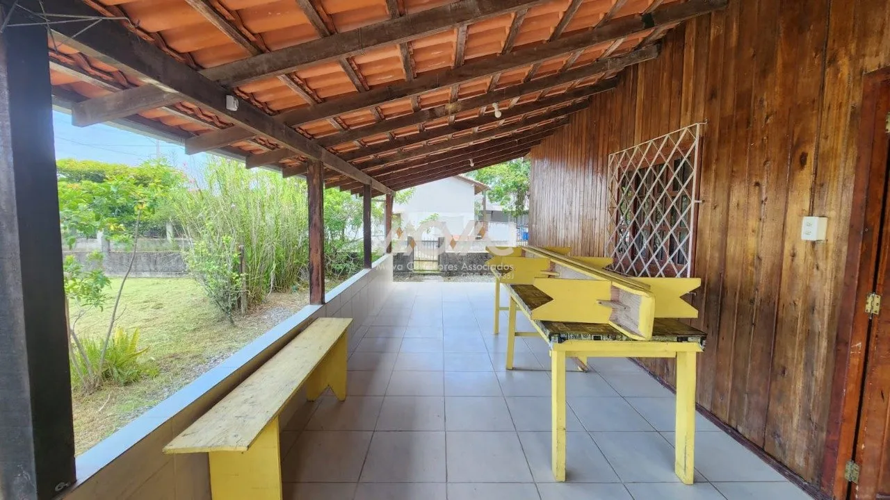 Imagem Casa localizada na Vila da Glória, em terreno de esquina, a aproximadamente 150 metros da praia.

S...
