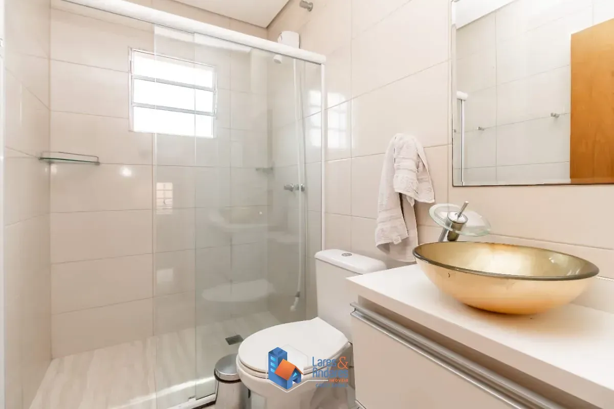 Imagem Sobrado para venda em Vila do Encontro com 5 quartos, sendo 1 suíte, 288m²