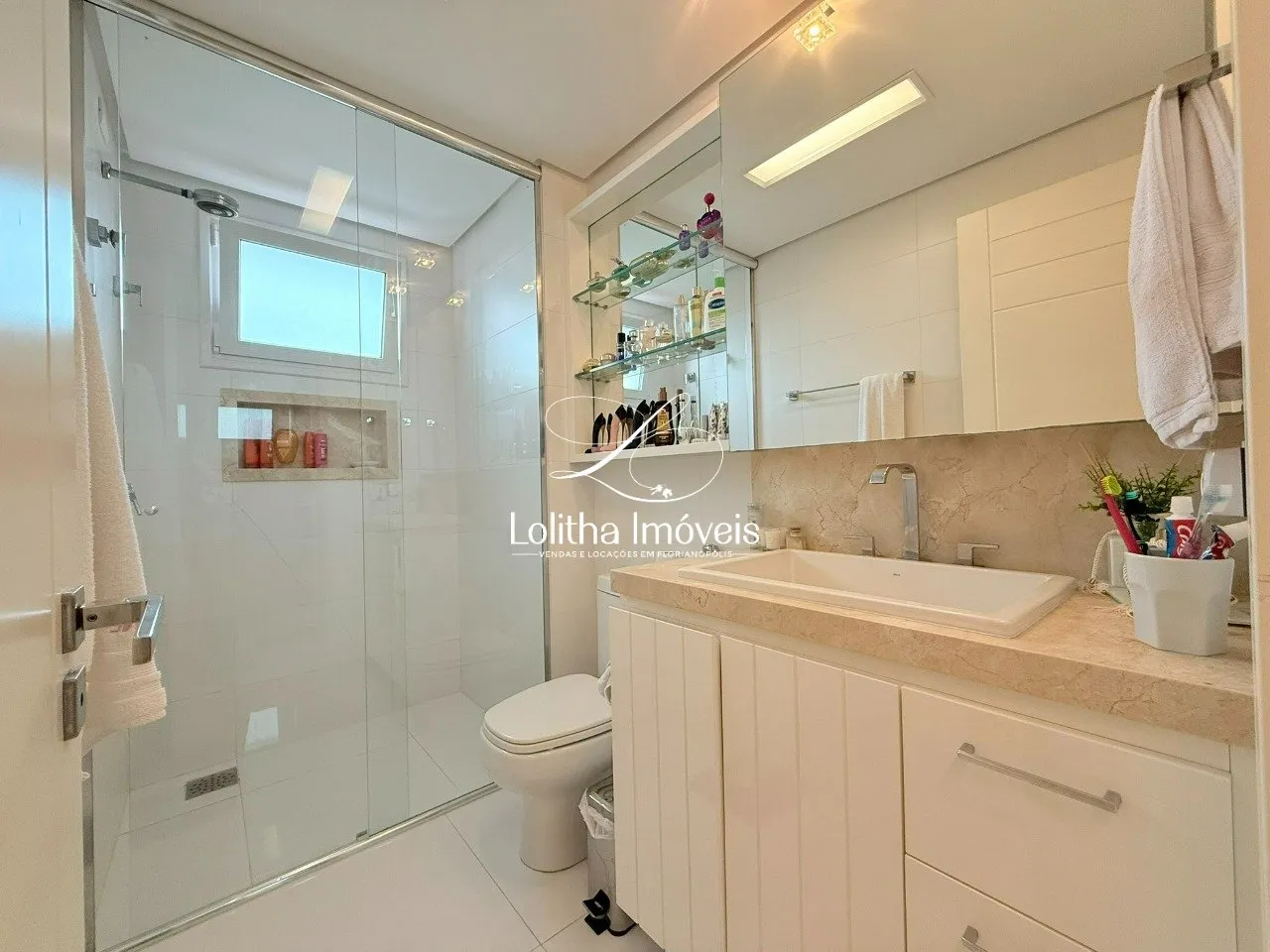 Imagem APARTAMENTO DE ALTO PADRÃO À VENDA NA AGRONÔMICA - FLORIANÓPOLIS/SC