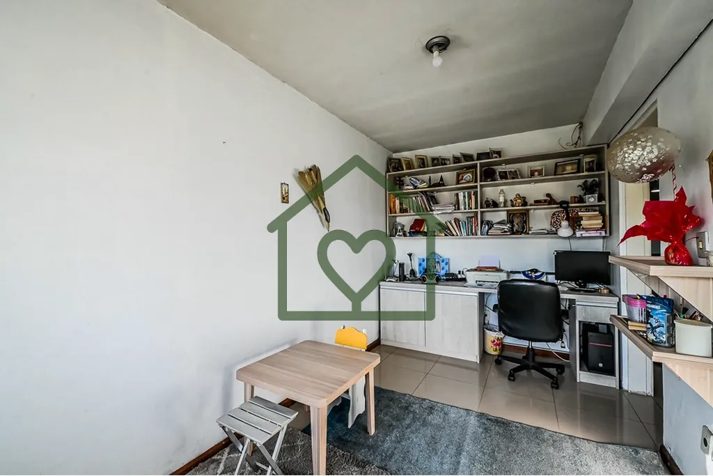Imagem Sinta-se em casa nesta encantadora Casa em Condomínio à venda em Porto Alegre, na tranquila Rua Á...