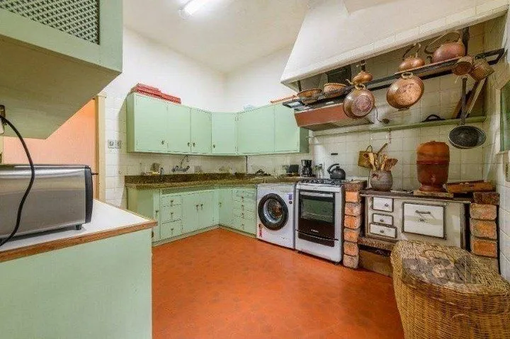 Imagem Casa com 3 dormitórios, 153 m² no bairro Vila Conceição, zona sul de Porto Alegre/RS.