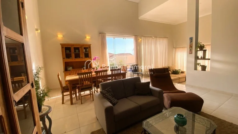 Imagem Linda casa no Loteamento Caminhos de São Conrado.

Projeto que privilegia integração, 
conforto e...