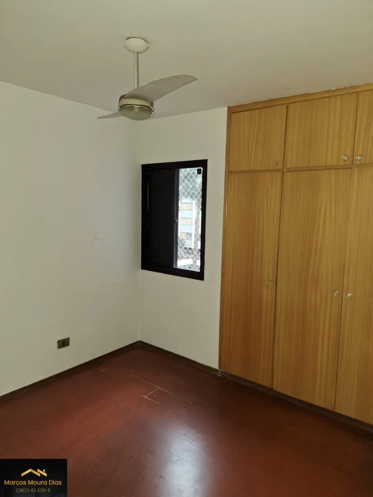 Imagem Apartamento com sacada em Pinheiros, 2 dormitórios ( 1 suíte) e 2 vagas,Edifício com Portaria 24 hs, Gerador e Lazer