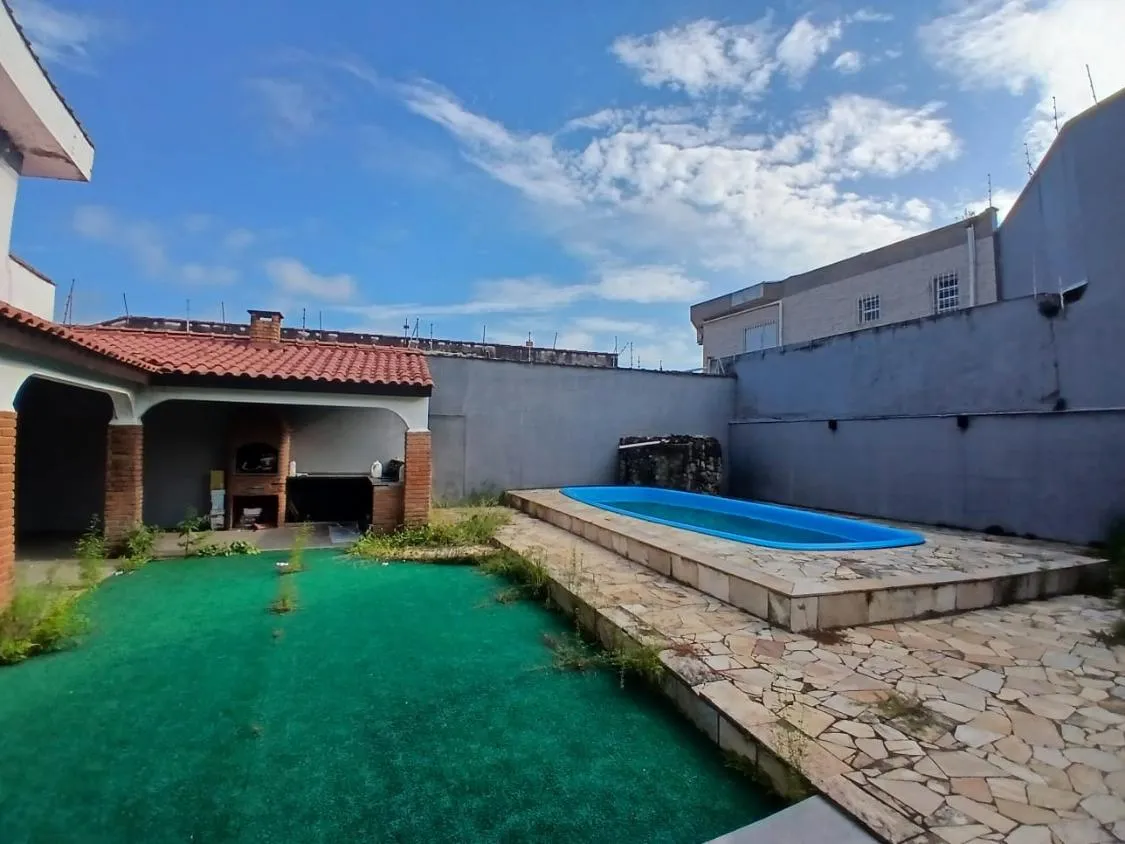 Imagem CASA COM PISCINA PARA VENDA E LOCAÇÃO NO MOSTEIRO EM ITANHAÉM LADO PRAIA ACEITA FINANCIAMENTO BANCARIO