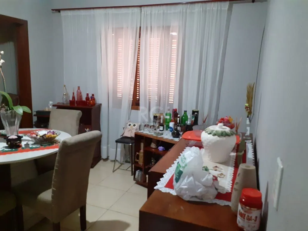 Imagem Casa para Venda - 170m², 3 dormitórios, sendo 1 suites, 2 vagas - Feitoria