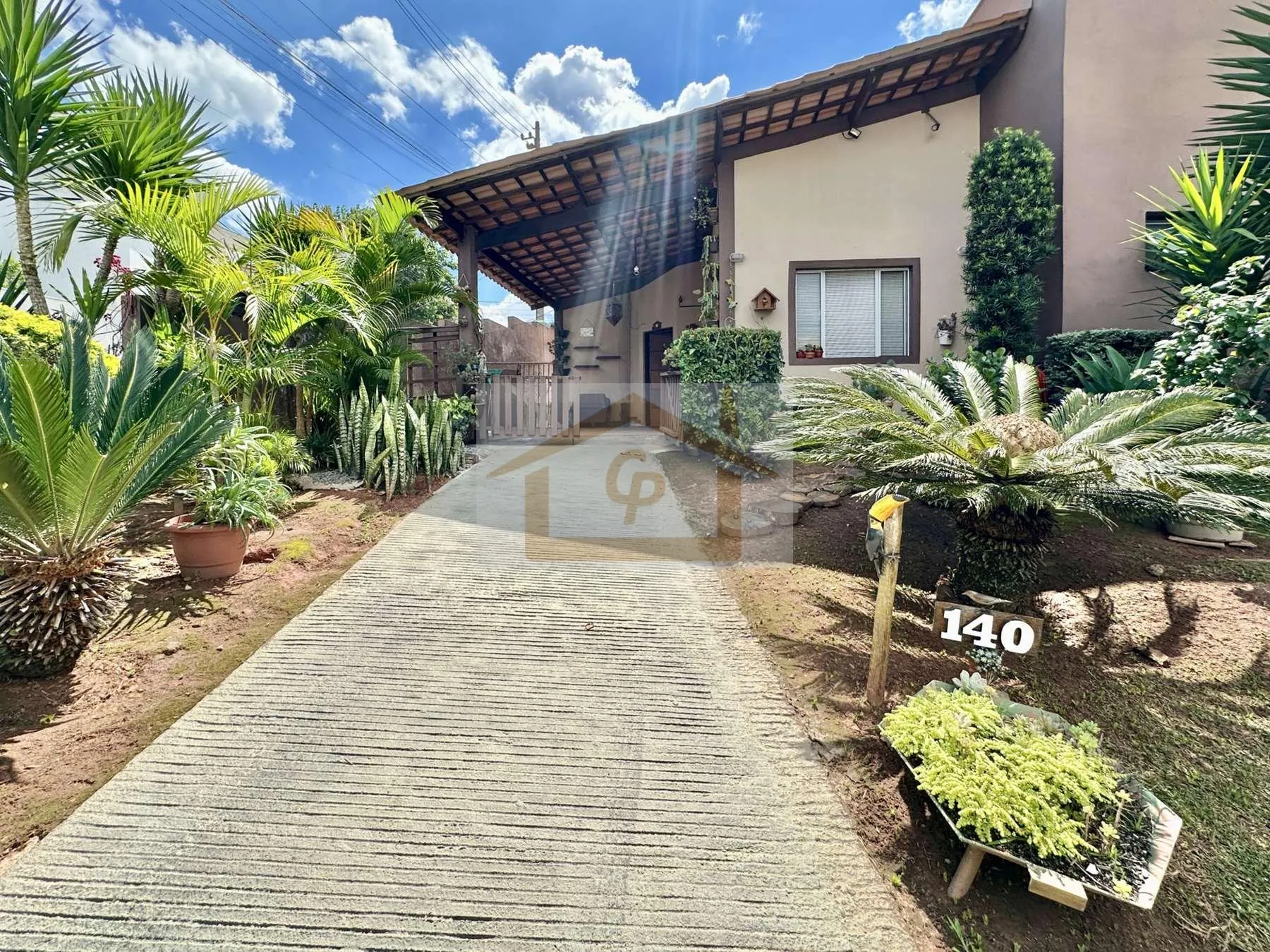 Imagem Casa Térrea, 2 quartos sendo um suíte , condomínio com Clube, 3 vagas