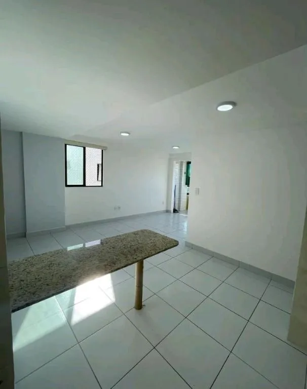 Imagem Apartamento com 3 quartos, suíte, elevador, piscina e 2 vagas em Intermares, próximo à Praça do Bela Vista.