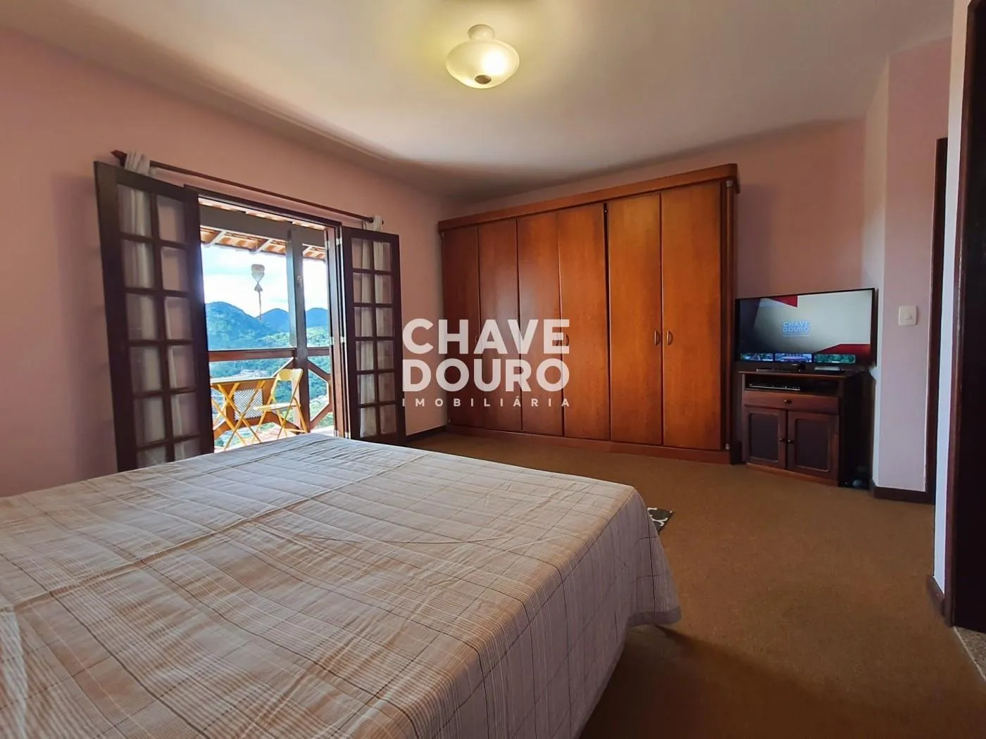 Imagem Linda casa no estilo colonial com lazer no centro da cidade!