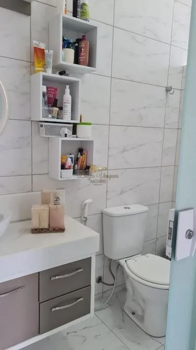 Imagem Casa em Condomínio para Venda em Teresópolis / RJ no bairro Vale Alpino