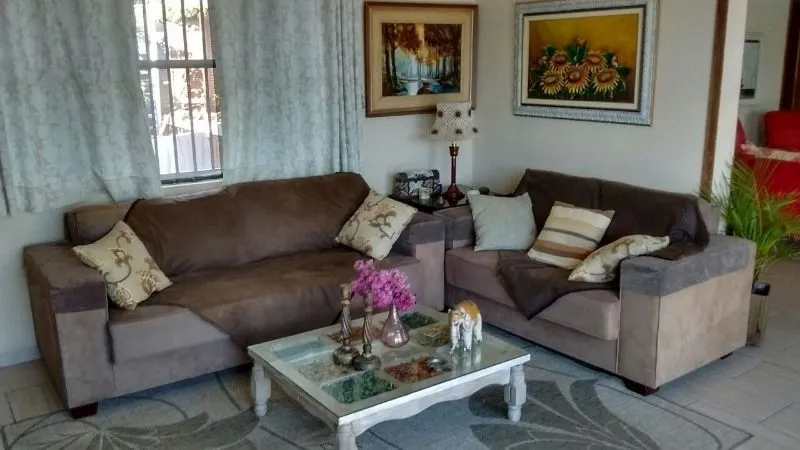 Imagem Casa para Venda - 200m², 3 dormitórios, 2 vagas - Centro