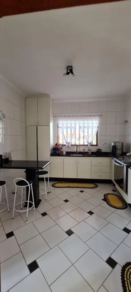 Imagem Casa Sobrado Mobiliada, com Salão Comercial de 70m² com estrutura para Restaurante/Pizzaria