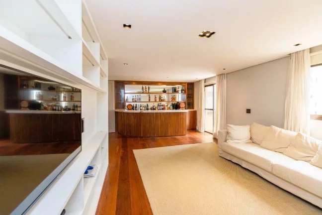 Imagem Apartamento à Venda Em Moema Com 4 Dormitórios Sendo 1 Suíte e 3 Vagas - 1 Por Andar