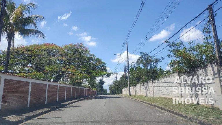 Imagem Chácara com 2800 m2 no Condomínio Chácaras Flórida em Itu SP - Chácara com 2 casas integradas a natureza