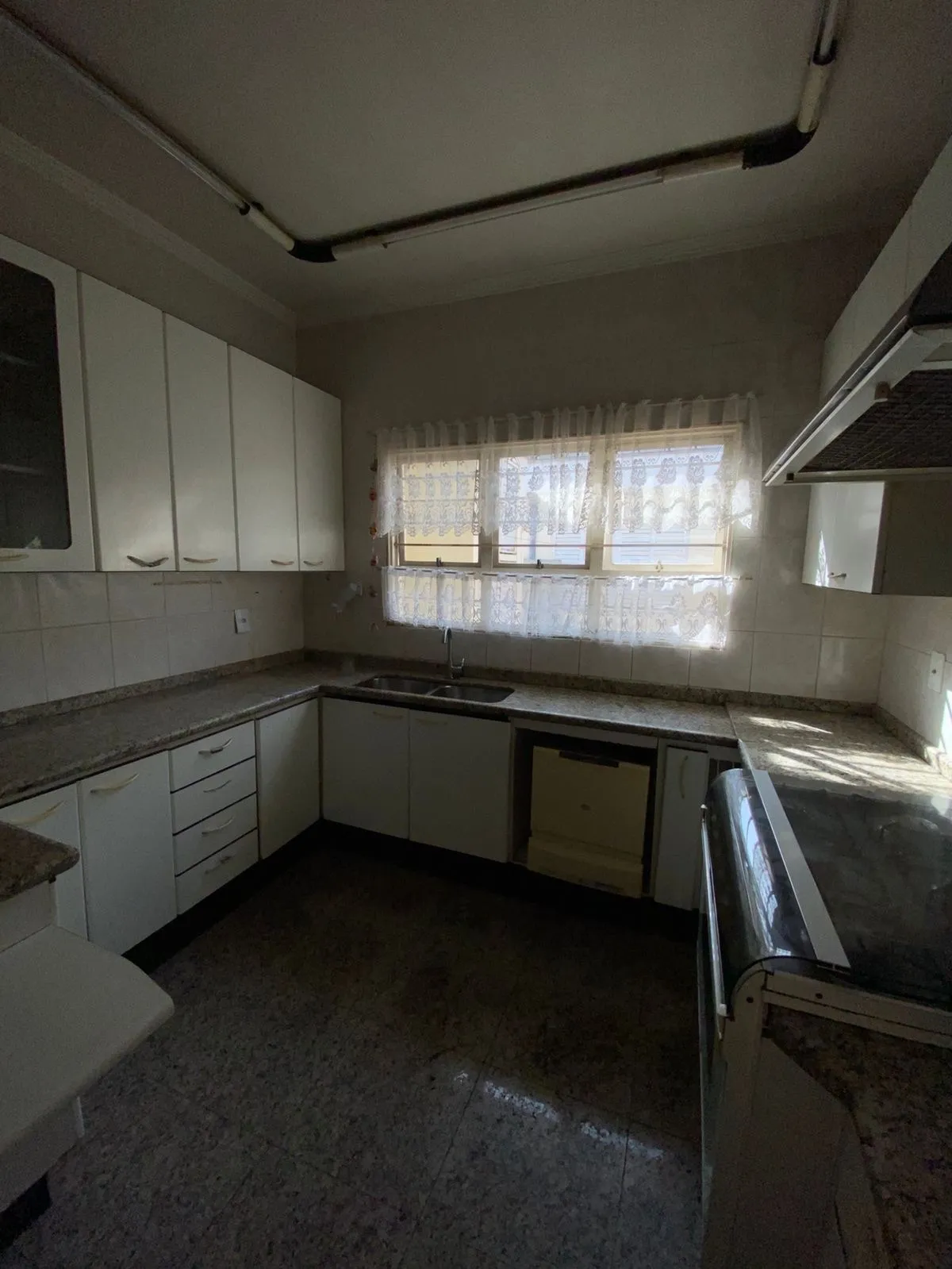 Imagem Prédio Comercial para alugar em Parque Campolim de 384.60m² com 6 Garagens