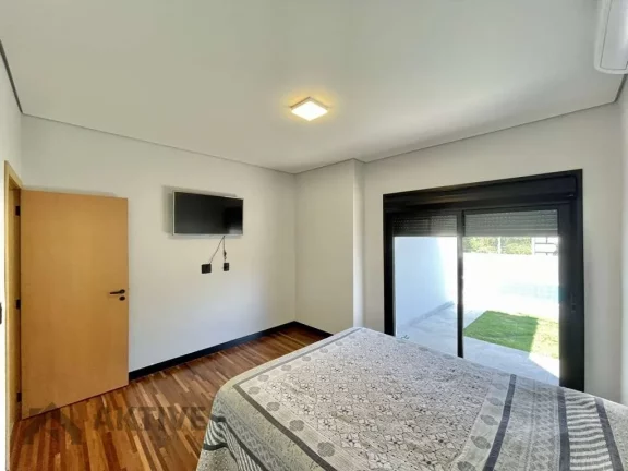 Imagem Casa de Condomínio em Granja Viana - Cotia