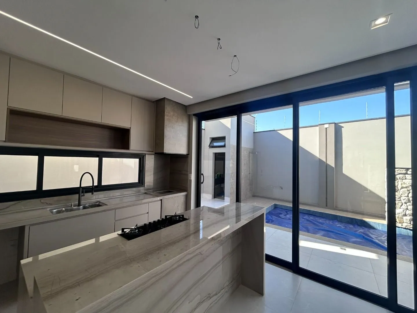 Imagem Casa com 3 dormitórios, 280 m² - venda por R$ 2.050.000 ou aluguel por R$ 7.500/mês - Campos Elíseos - Patos de Minas/MG