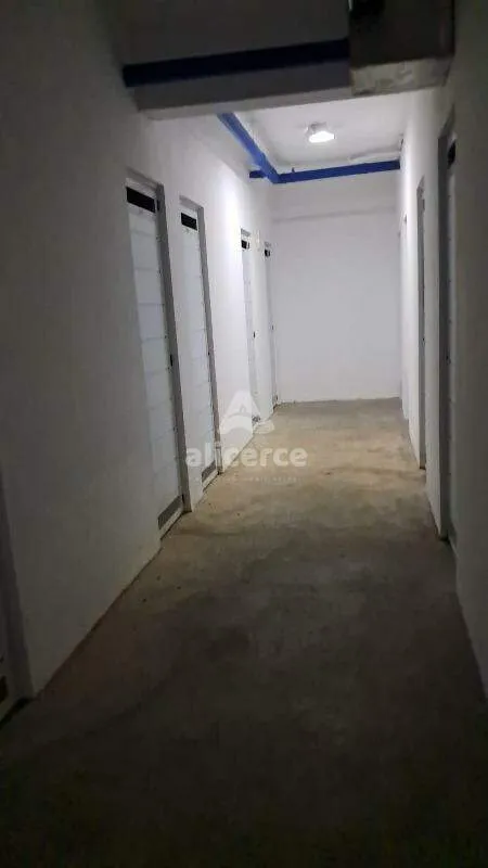 Imagem Apartamento 2 Quartos com Suíte, Sacada e Lazer em Barreiros - São José/SC
