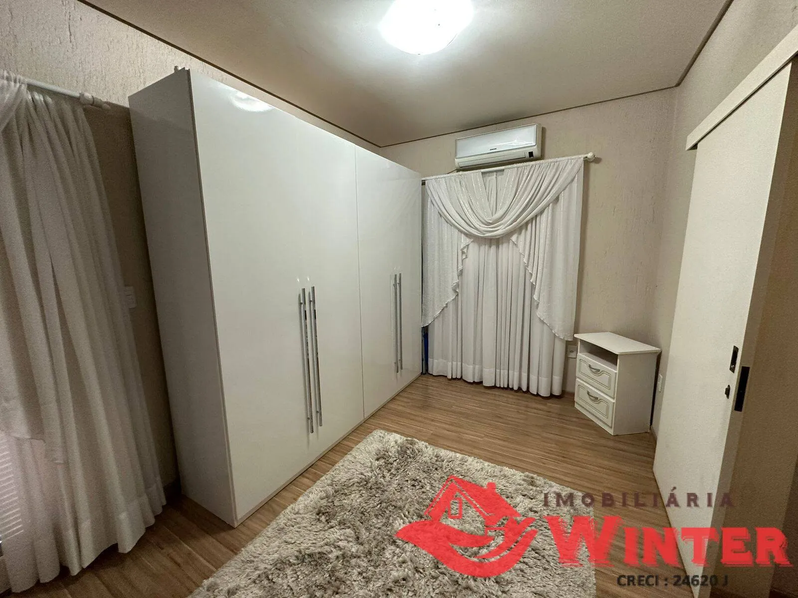 Imagem Casa com 220m2 no São Roque, Feliz.
