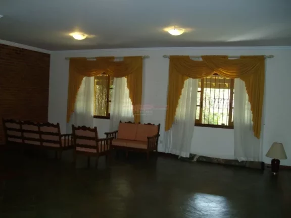Imagem Chácara com terreno de 2.500m2 e com área construída de 540m2, com duas casas (sede e hóspedes),...