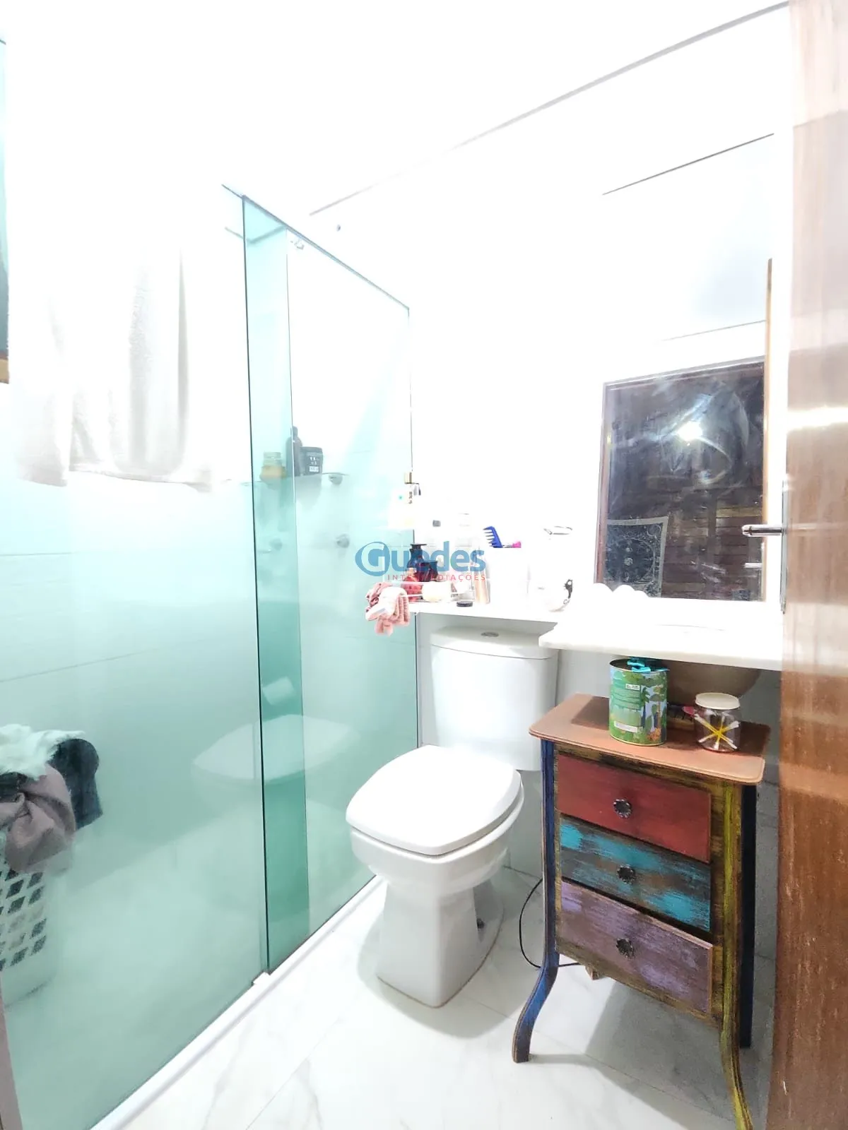 Imagem Casa em Embu das Artes, com 3 casas e 210m² por R$1.050.000 - Embu das Artes.
