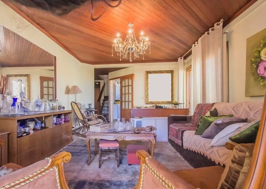 Imagem Vende-se cobertura com 3 quartos (1 suíte), 315 m², 2 vagas - Bela Vista