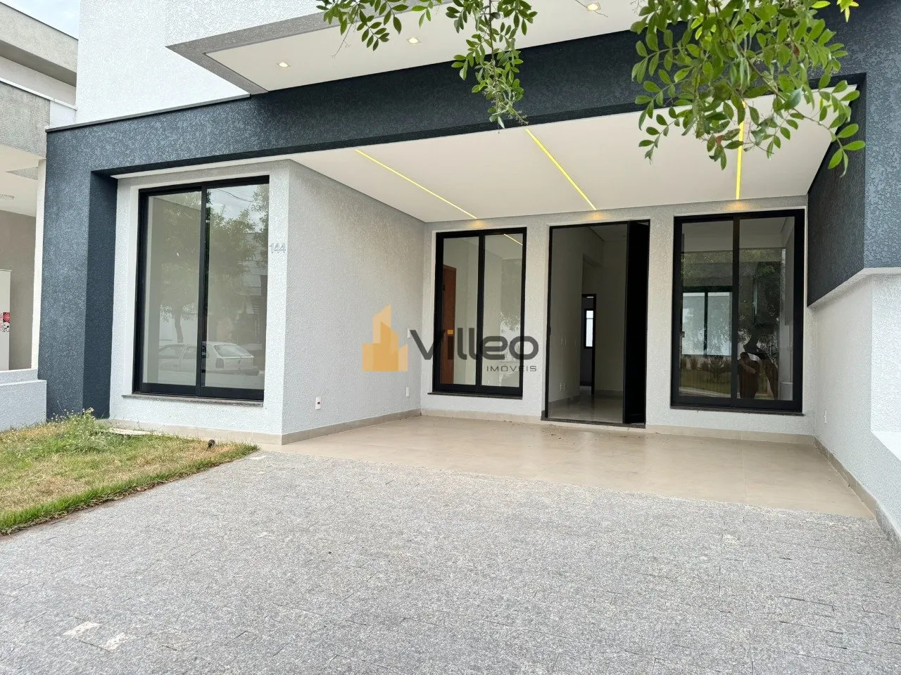 Imagem Descubra uma residência que redefine o conceito de morar bem. Esta casa térrea de 206 m², localiz...