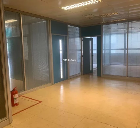 Imagem Andar comercial com 2400m2 em Salvador / BA