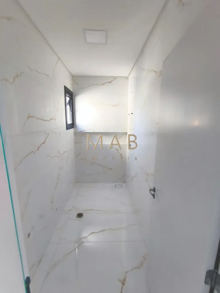 Imagem Imperdível casa à venda em Florianópolis-SC, 3 suítes sendo uma master, sala estar, Lavabo, vagas de garagem, 140,00m² - Ingleses do Rio Vermelho!