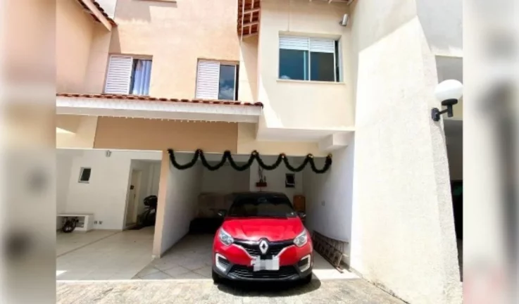 Imagem VENDE-SE LINDA CASA TRIPLEX DE 153M², 4 DORMITÓRIOS, EM EXCELENTE CONDOMÍNIO FECHADO!