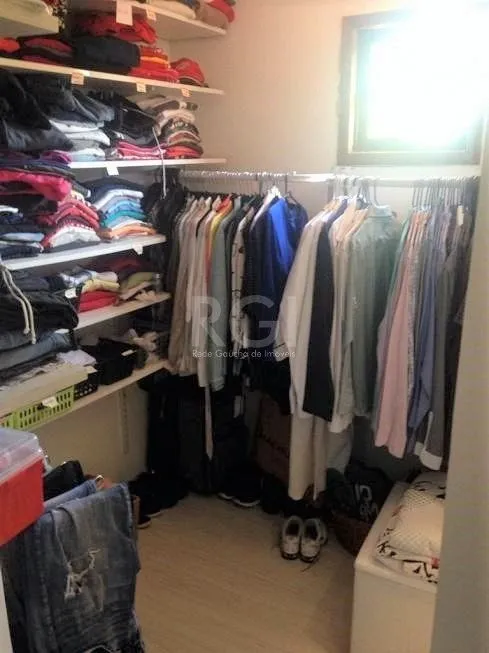 Imagem Casa para Venda - 130m², 3 dormitórios, sendo 2 suites, 6 vagas - Nonoai