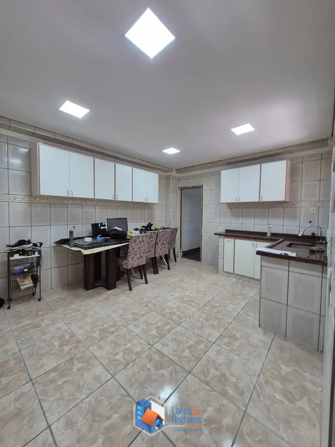 Imagem Sobrado para venda em Jardim Odete com 3 quartos, 140m²