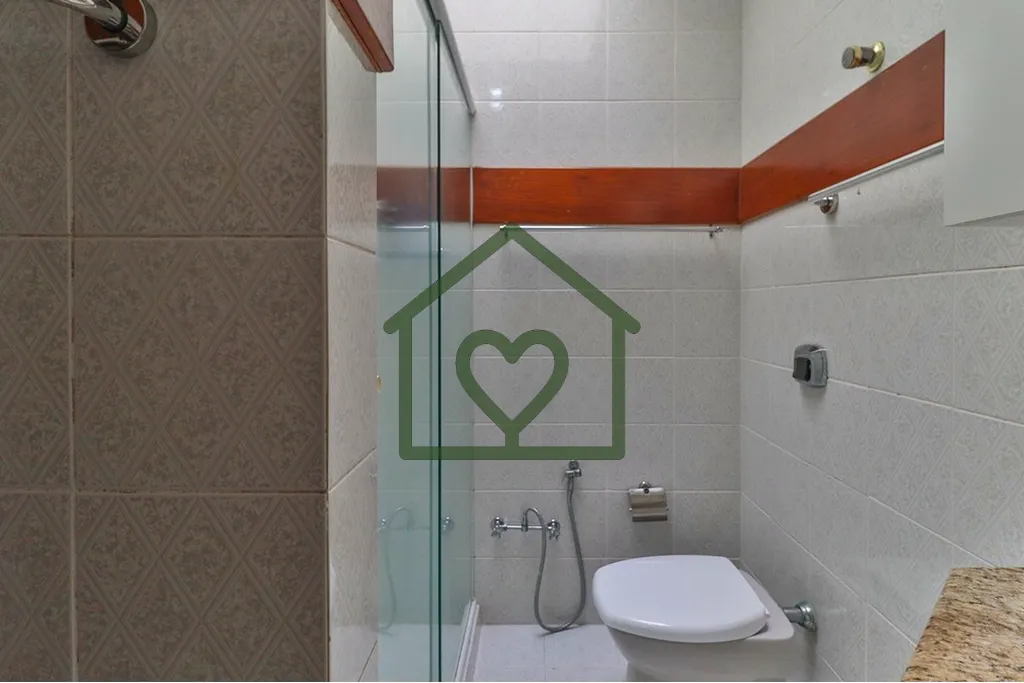 Imagem Casa de 325m2 de área privativa em terreno de 350m2 no bairro Jardim Lindóia, distribuída em dois...