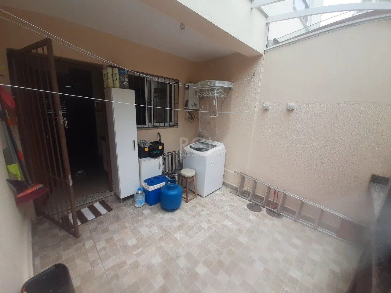 Imagem Casa com 2 quartos, 2 suítes, varanda, vaga, no bairro Aberta dos Morros, Poa/RS