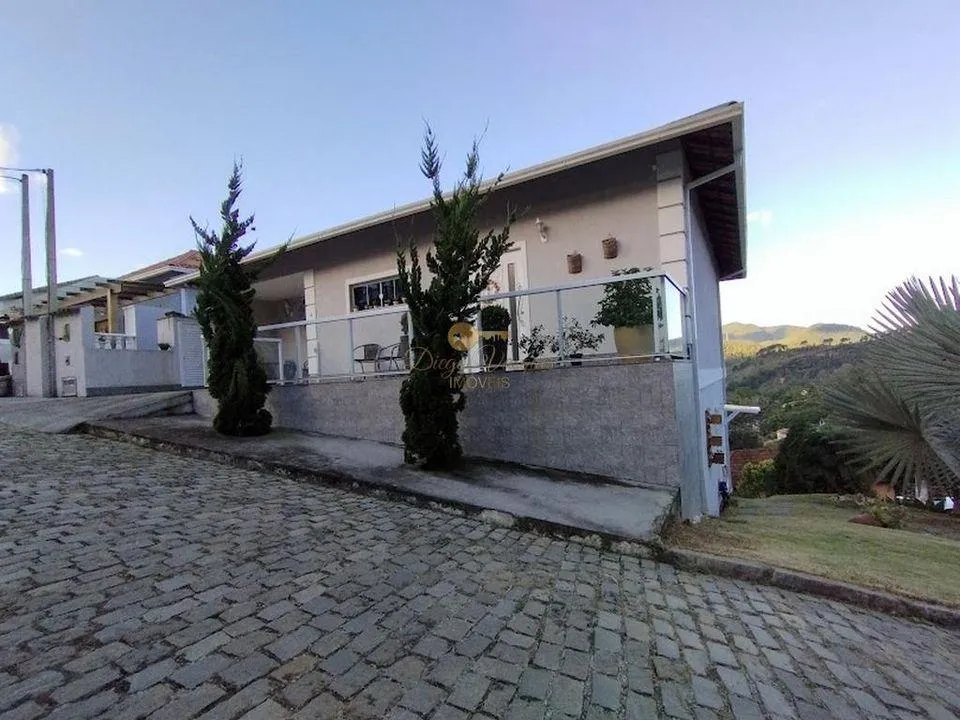 Foto do imóvel Casa em Condomínio para Venda em Teresópolis / RJ em Rua Argentina