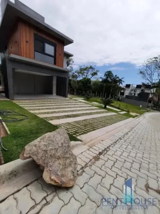 Imagem Casa em Condomínio para Venda em Balneário Camboriú, TAQUARAS, 3 dormitórios, 3 suítes, 4 banheiros, 2 vagas
