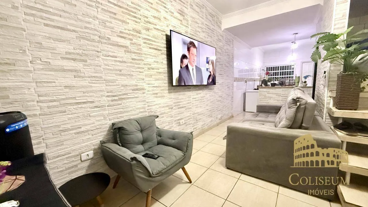 Imagem Casa com 2 dormitórios à venda por R$ 395.000,00 - Vila Assunção - Praia Grande/SP