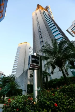 Imagem Flat disponível para venda no Park Inn by Radisson Berrini no Brooklin, com 28m², 1 dormitório e 1 vaga