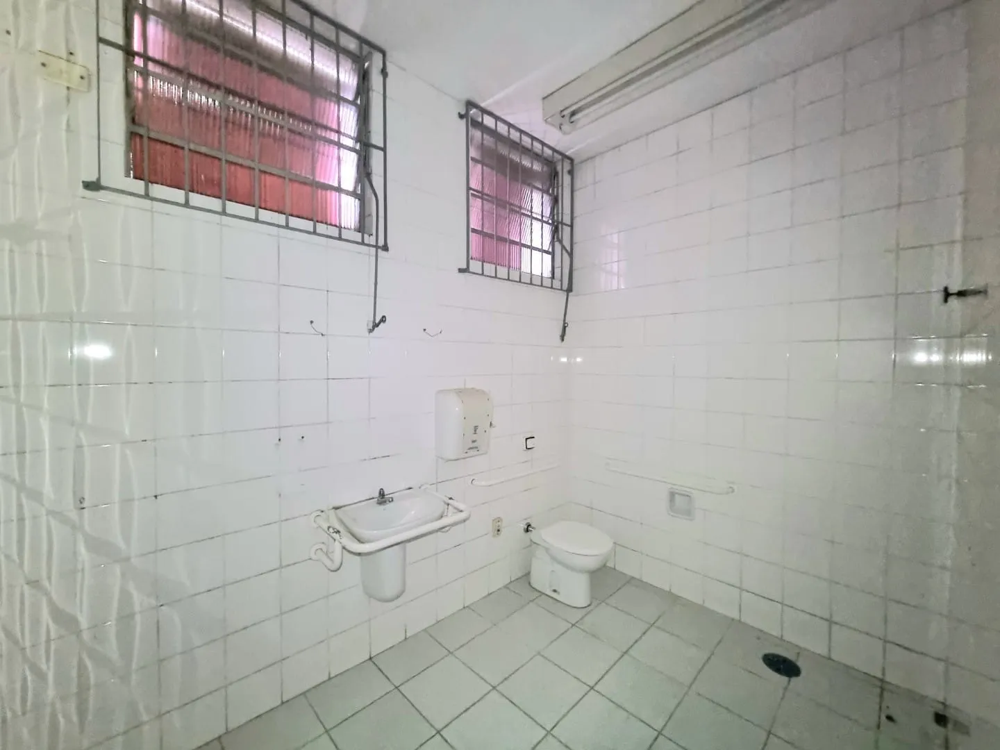 Imagem Excelente Oportunidade: Ponto Comercial de Esquina em Moreira César com 300m² e Alta Visibilidade para Novos Negócios