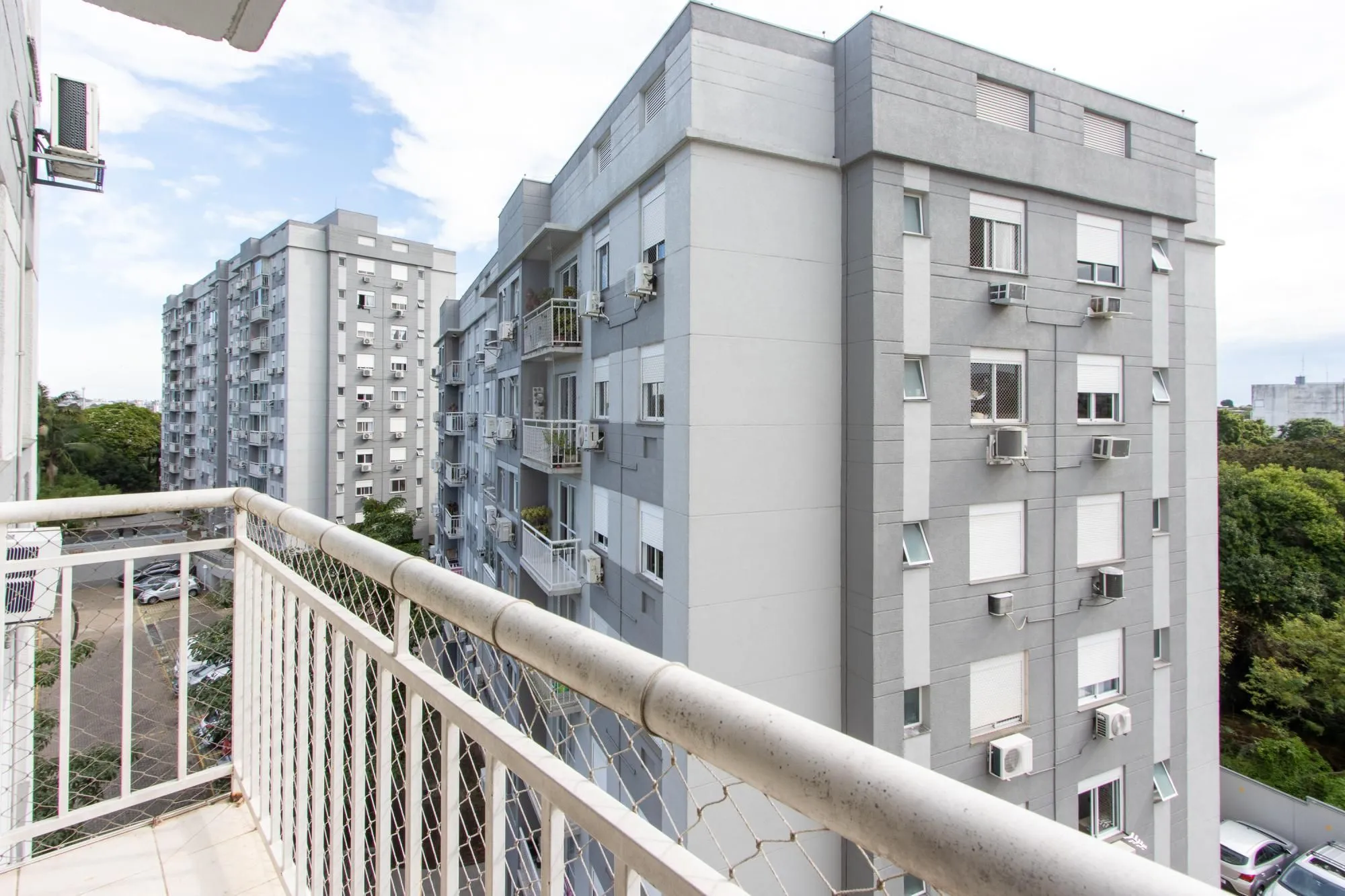 Imagem Apartamento no Bairro Cristal de 3 dormitórios,1 Suíte, Semi mobiliado com 1 vaga escriturada