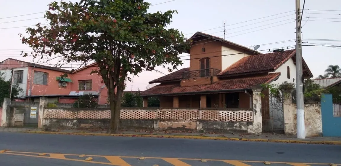 Imagem Casa à venda e locação 3 Quartos, 8 Vagas, Centro, Tremembé - SP