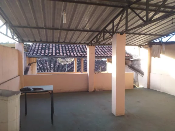 Imagem CASA DE QUATRO QUARTOS NO CARIRU