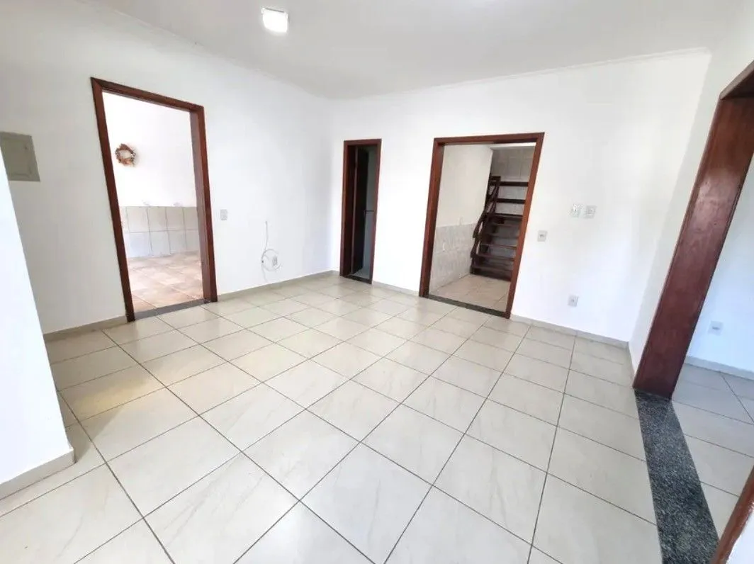 Imagem Casa sobrado no bairro Cristal de 3 domitórios e 3 vagas