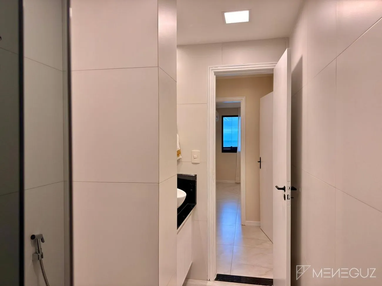 Imagem Apartamento à venda na Praia do Morro, Guarapari - 3 quartos, 2 suítes, DCE, frente mar, mobiliado