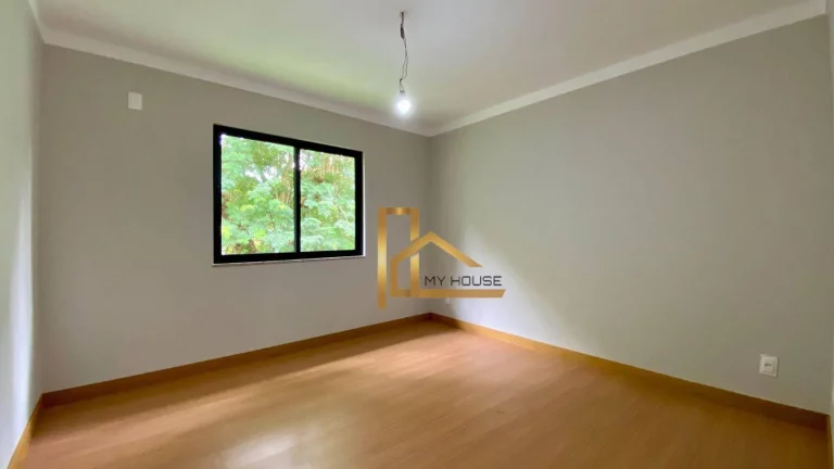 Imagem Casa 3 Quartos, 1 Suíte em Albuquerque, Teresópolis - Estilo e Conforto num verdadeiro Clube.