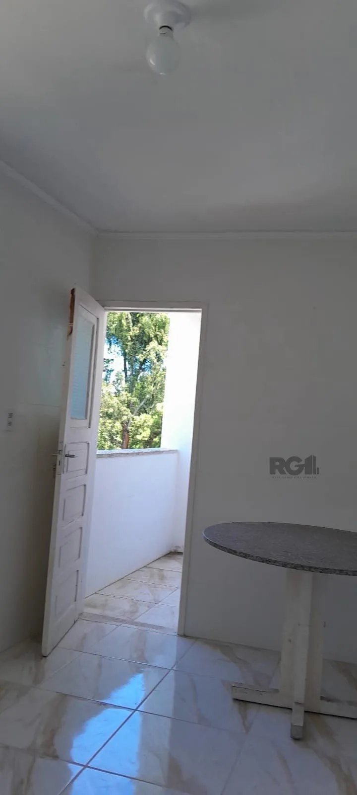 Imagem AP 3 DORM SEMIMOBILIADO BAIRRO SANTA CECÍLIA