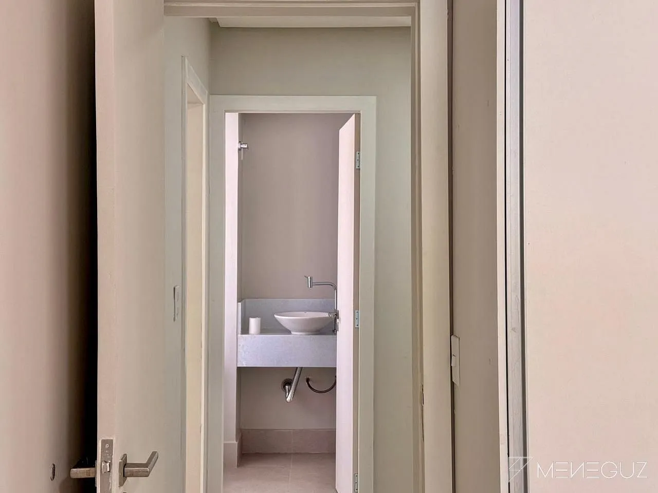 Imagem Viva com lazer privativo e economia: piscina, sauna e energia solar